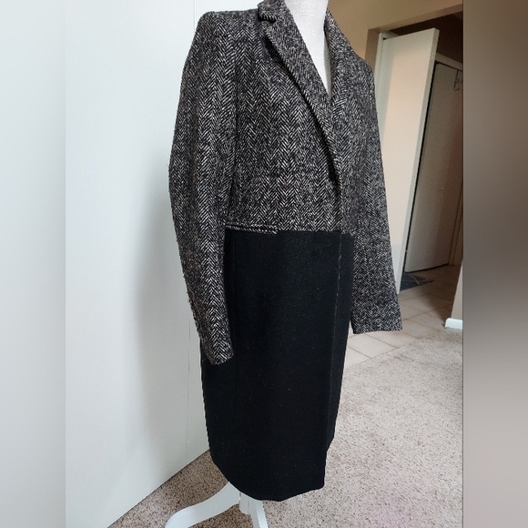 Liz Claiborne coat - Picture 2 of 6
